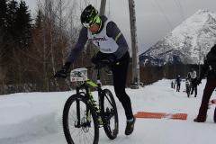 Radfahren beim Leutascher Wintertriathlon